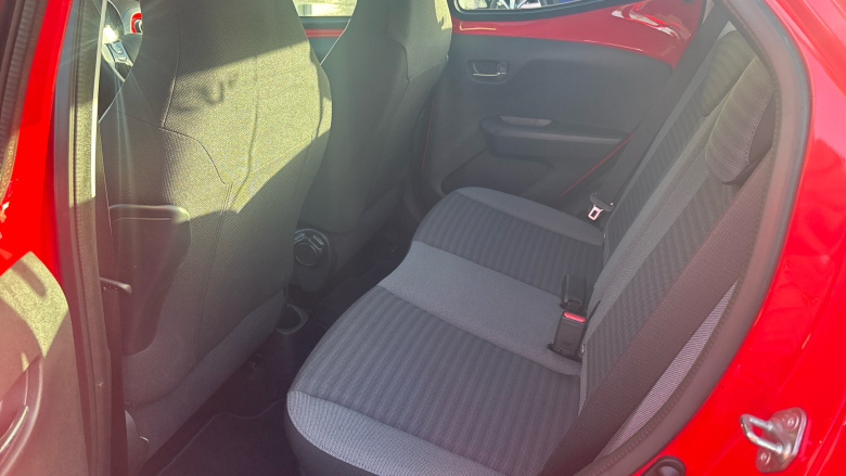 Toyota Aygo 1.0 VVT-i X-Play 5dr x-shift Petrol Hatchback